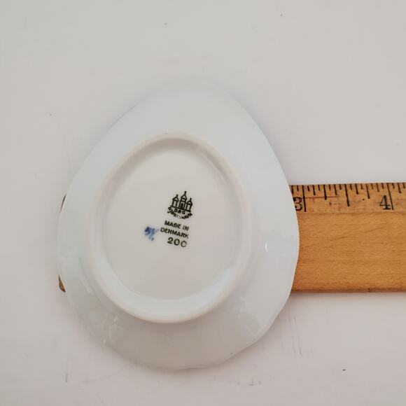 Vintage Set of 2 Denmark Mini Ceramic Oval Plates Blue White Floral Delftware - Picture 9 of 13